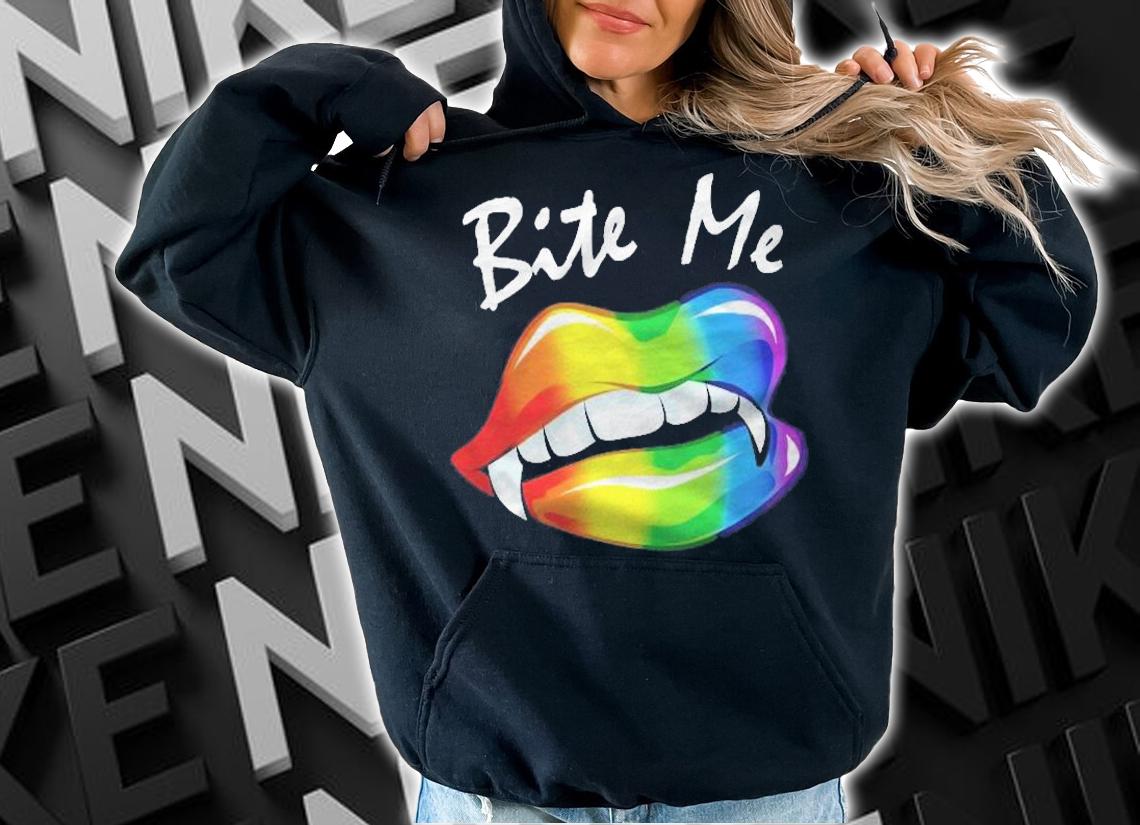 Bite Me Halloween Costume Vampire Lips Fangs Lgbtq+ Pride Pullover T-shirt t-shirt hoodie