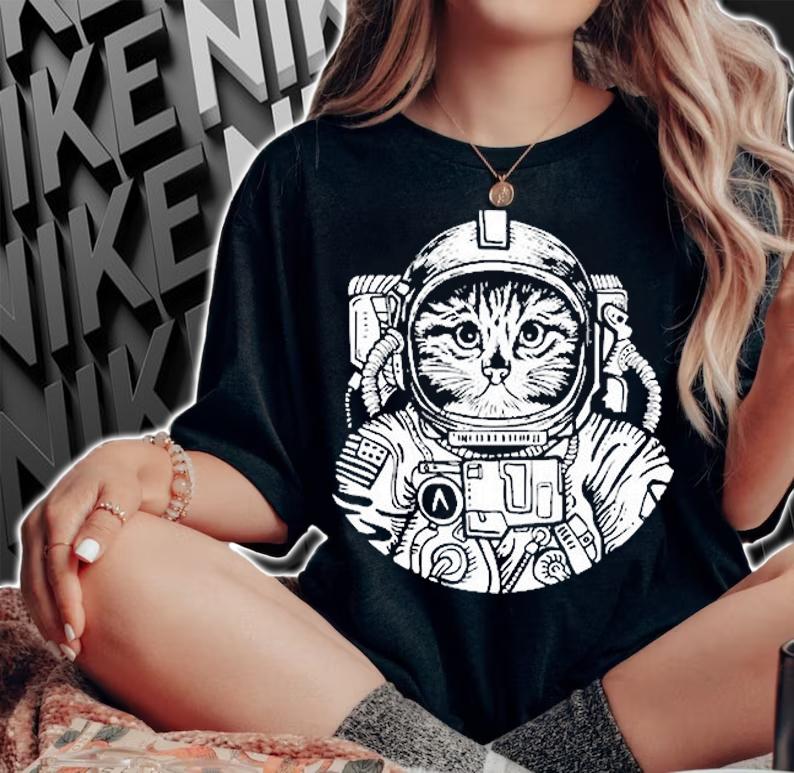 Cute Cat Astronaut Kitten Space Animal Lovers T-Shirt t-shirt