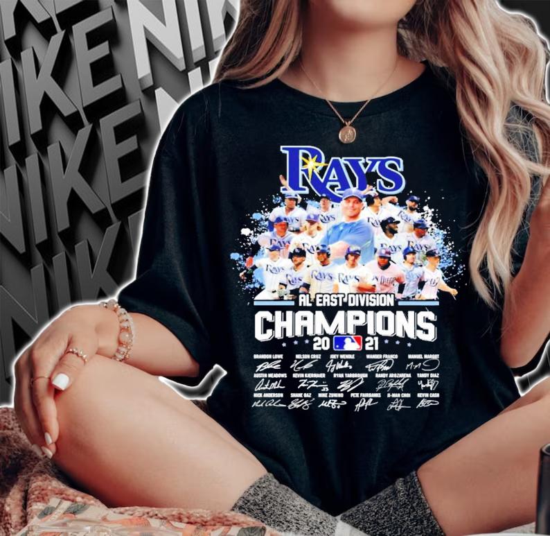 Tampa Bay Rays AL East Division Champions 2021 signatures shirt woman shirt