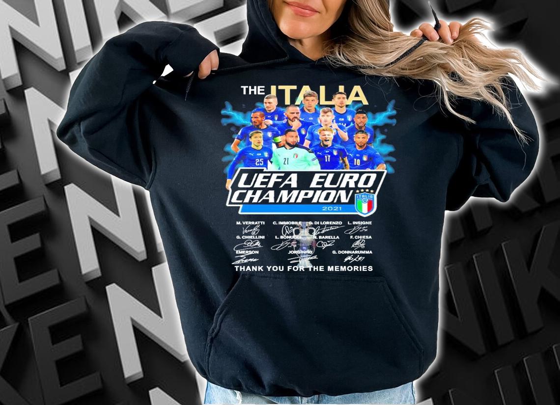 The Italia UEFA Euro Champion 2021 team signatures shirt